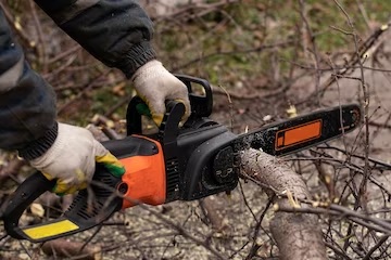 Tightening the Cutting Chain in a Chainsaw: A Guide for Safe and Effective Use
